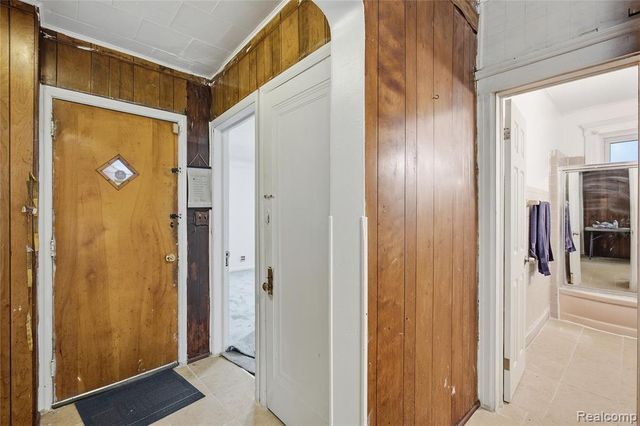 2374 Burger Street, Hamtramck, MI 48212