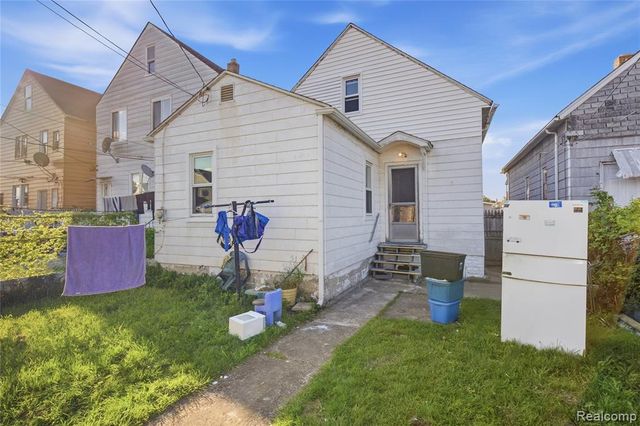 2374 Burger Street, Hamtramck, MI 48212