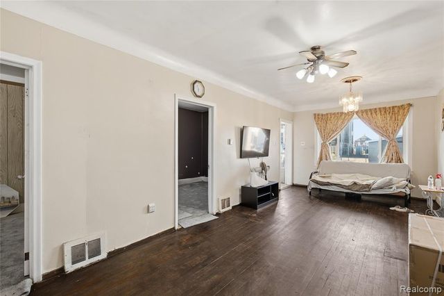 2374 Burger Street, Hamtramck, MI 48212