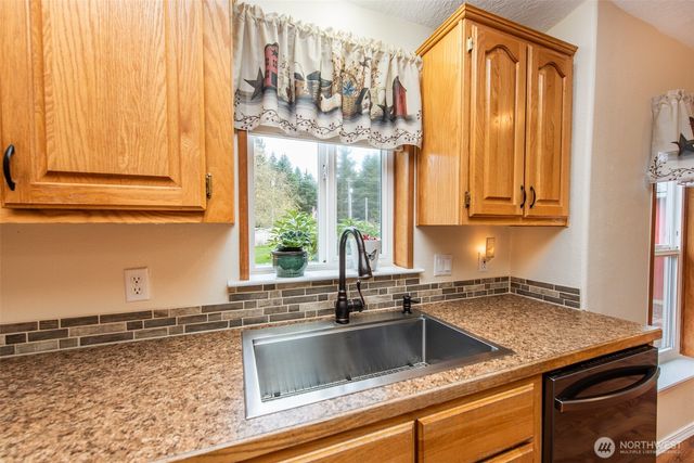 571 Lewis Road, Port Angeles, WA 98362