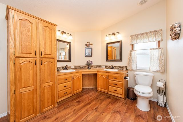 571 Lewis Road, Port Angeles, WA 98362