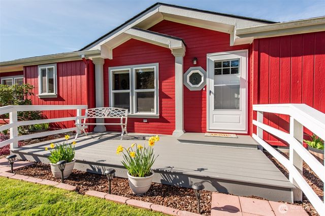 571 Lewis Road, Port Angeles, WA 98362