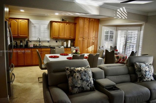 1352 NW 129th Way, Sunrise, FL 33323