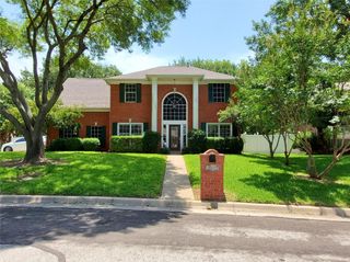 5526 Cold Springs Drive, Arlington, TX 76017