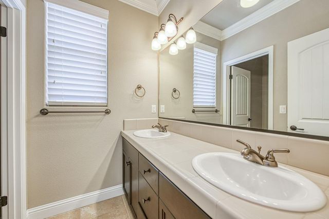 4379 Heritage Avenue, Clovis, CA 93619