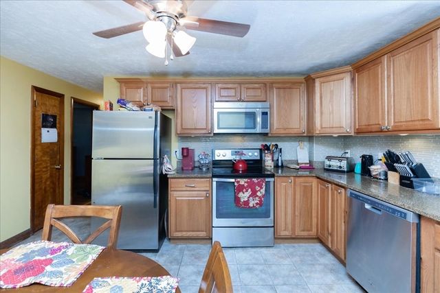 520 Jackson St, Methuen, MA 01844
