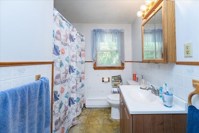 520 Jackson St, Methuen, MA 01844