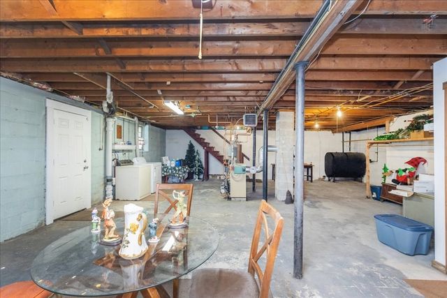 520 Jackson St, Methuen, MA 01844