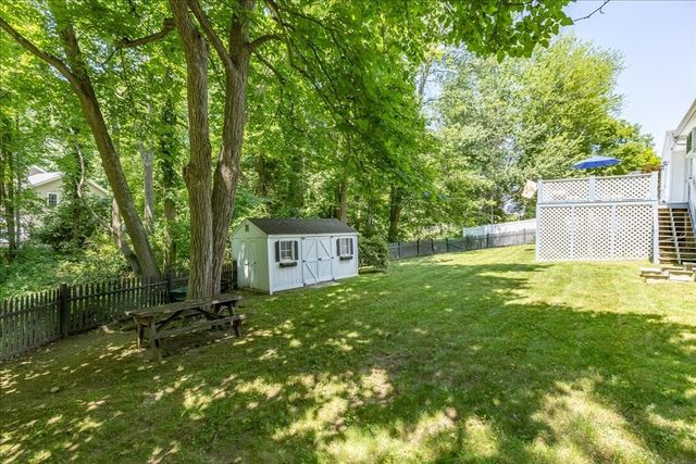 520 Jackson St, Methuen, MA 01844