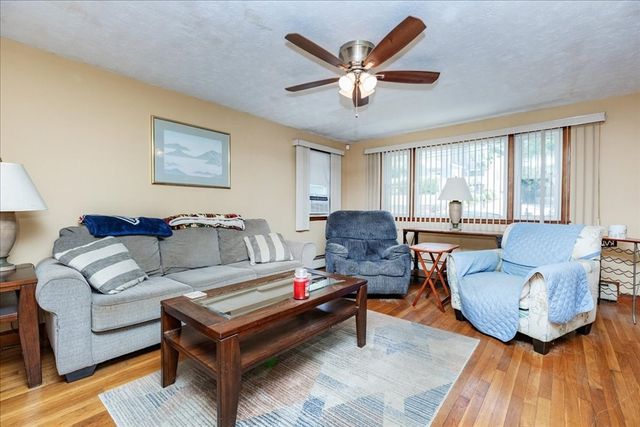 520 Jackson St, Methuen, MA 01844