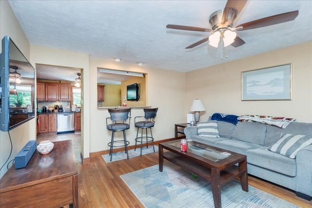 520 Jackson St, Methuen, MA 01844