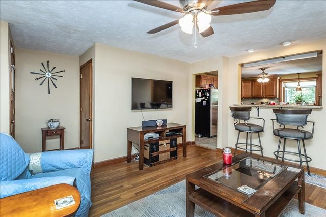 520 Jackson St, Methuen, MA 01844
