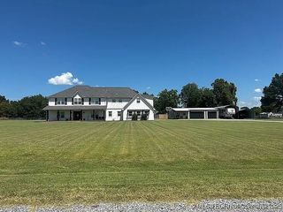 1606 Blue Stem, Fort Gibson, OK 74434