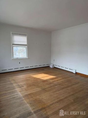 8 Kamm Avenue, South River, NJ 08882