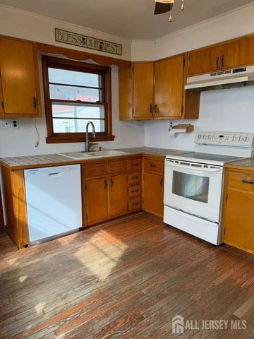 8 Kamm Avenue, South River, NJ 08882