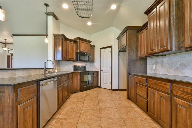 1921 NW 4th Place, Newcastle, OK 73065