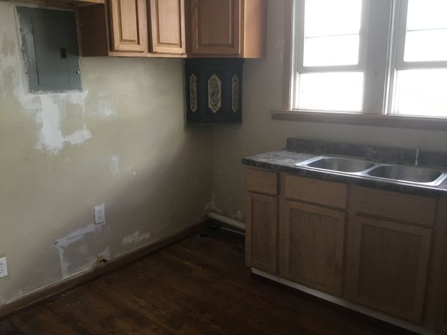 1424 W 72nd Street, Chicago, IL 60636