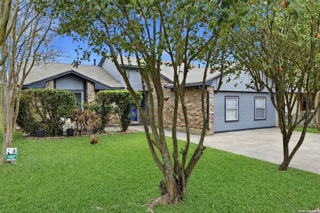 8104 Forest Bow, Live Oak, TX 78233