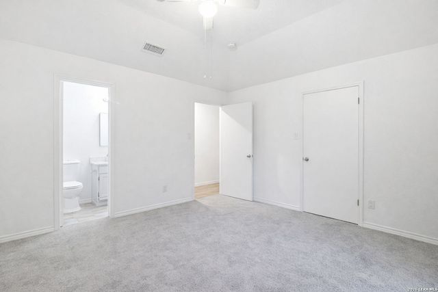 8104 Forest Bow, Live Oak, TX 78233