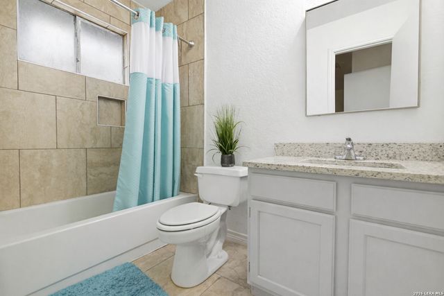 8104 Forest Bow, Live Oak, TX 78233