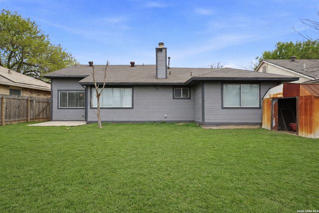 8104 Forest Bow, Live Oak, TX 78233