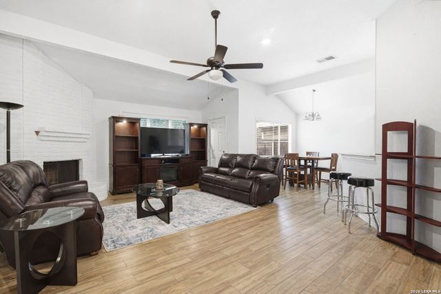 8104 Forest Bow, Live Oak, TX 78233