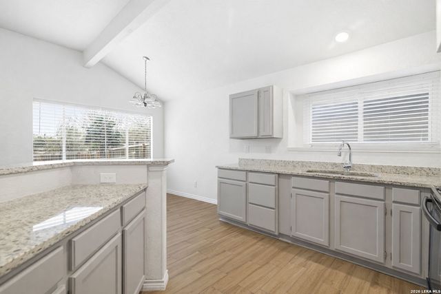 8104 Forest Bow, Live Oak, TX 78233