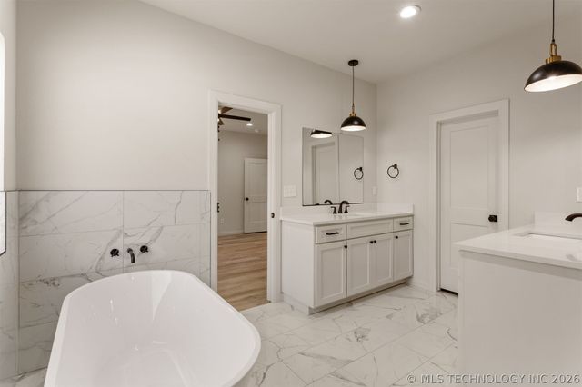 13835 E 27th Place, Tulsa, OK 74134