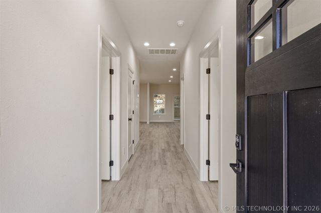 13835 E 27th Place, Tulsa, OK 74134