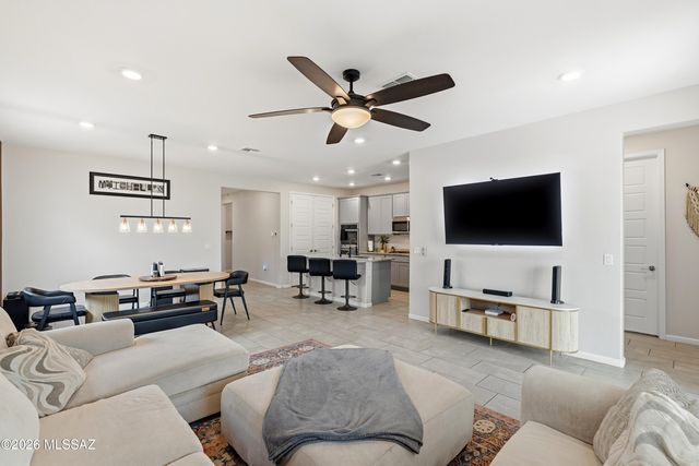13132 E Cembeline Lane, Tucson, AZ 85747