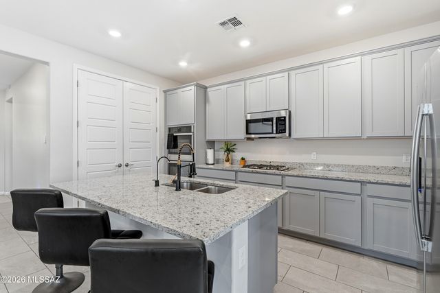13132 E Cembeline Lane, Tucson, AZ 85747