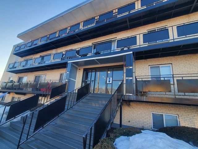 760 Cummins Highway 18, Boston, MA 02126