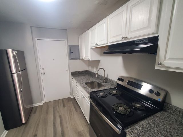 760 Cummins Highway 18, Boston, MA 02126