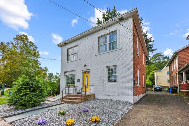 23 Hotchkiss Street, Middletown, CT 06457