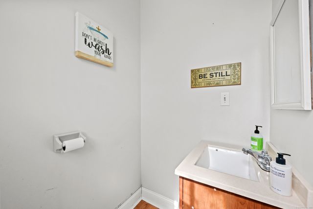 23 Hotchkiss Street, Middletown, CT 06457