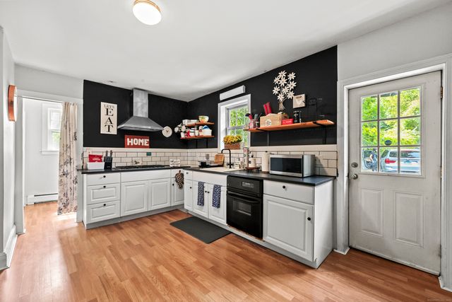 23 Hotchkiss Street, Middletown, CT 06457