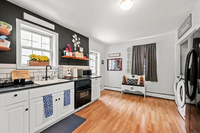 23 Hotchkiss Street, Middletown, CT 06457