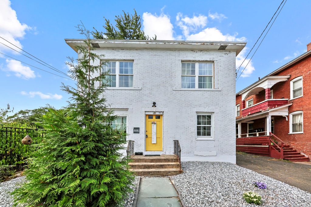 23 Hotchkiss Street, Middletown, CT 06457