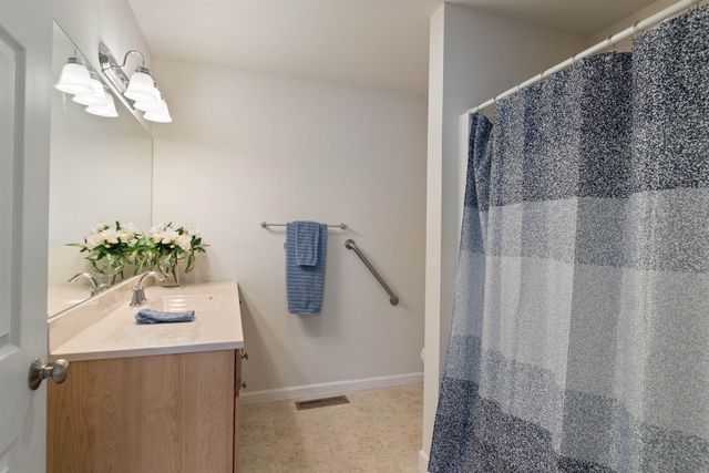 12 Brittany Lane, St. Albans Town, VT 05478