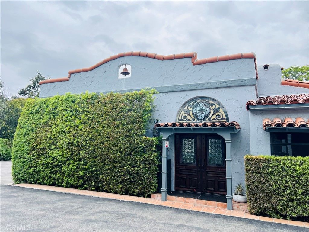 1324 E Chapman, Orange, CA 92866