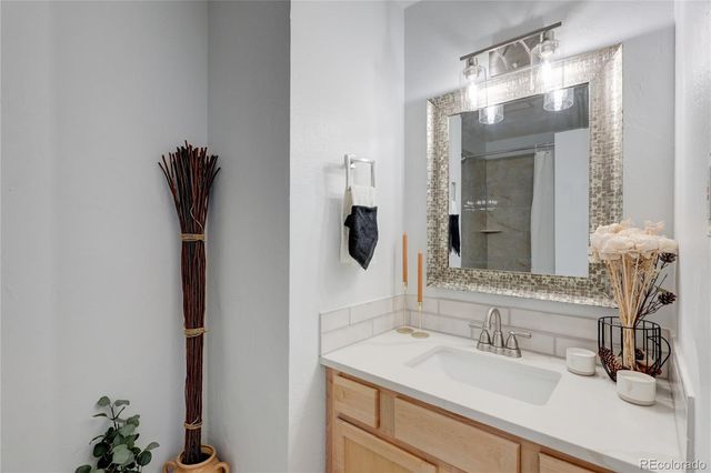 2375 S Linden Court 100, Denver, CO 80222