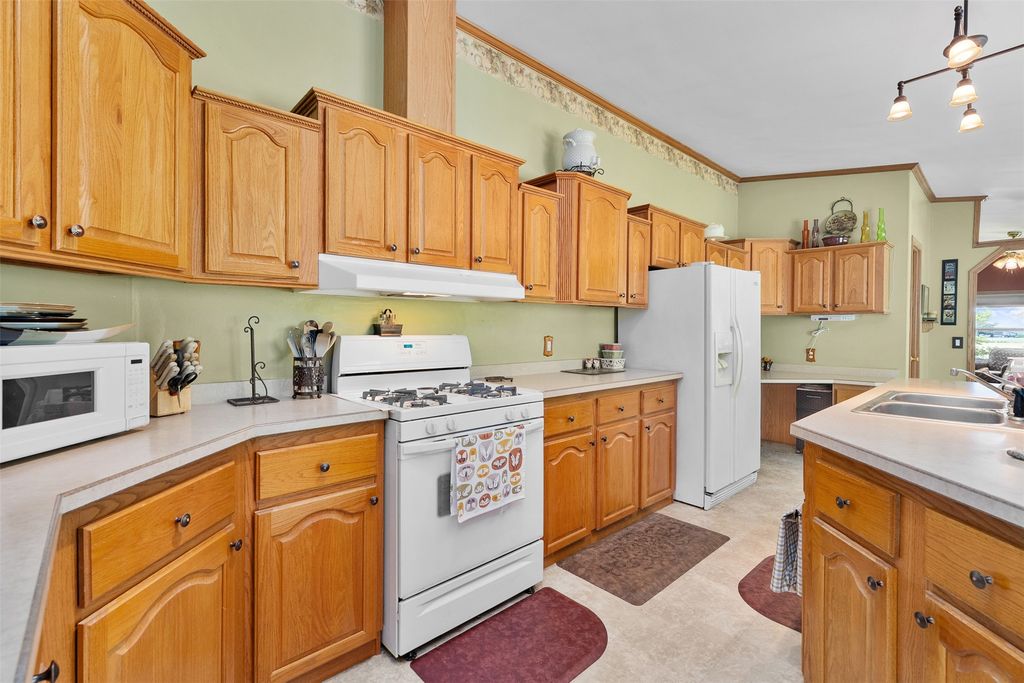 Image 18 of property listing at W366 Albany K, Mondovi, WI 54755