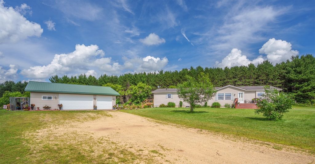 Image 2 of property listing at W366 Albany K, Mondovi, WI 54755
