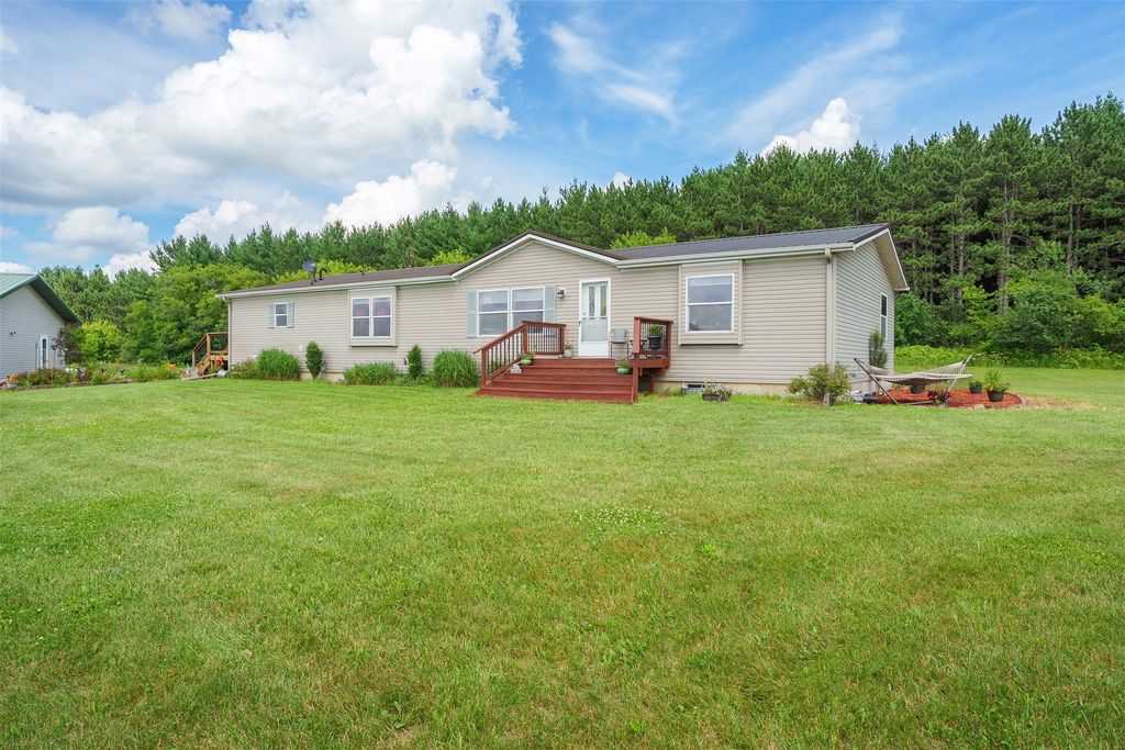 Image 3 of property listing at W366 Albany K, Mondovi, WI 54755