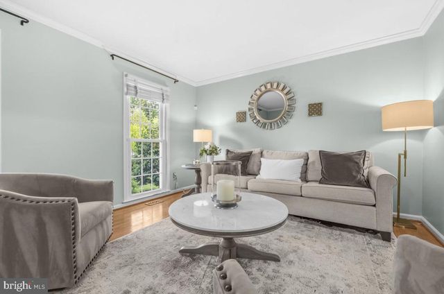 8853 APPLECROSS LN, Springfield, VA 22153