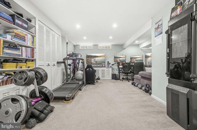 8853 APPLECROSS LN, Springfield, VA 22153