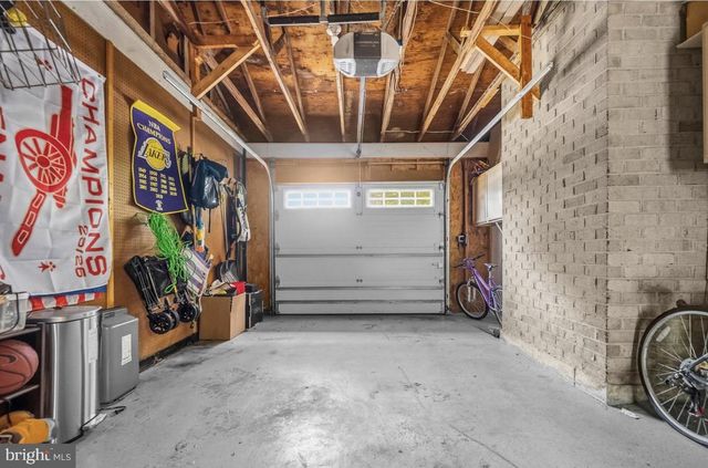 8853 APPLECROSS LN, Springfield, VA 22153