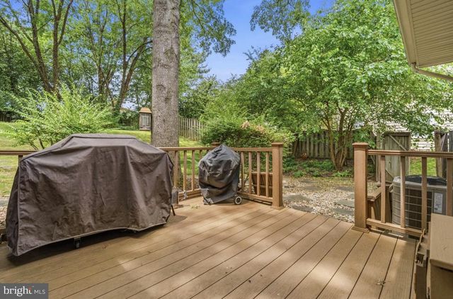 8853 APPLECROSS LN, Springfield, VA 22153