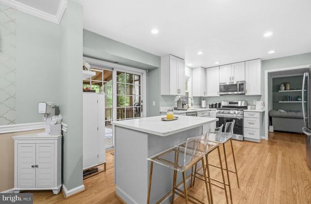 8853 APPLECROSS LN, Springfield, VA 22153