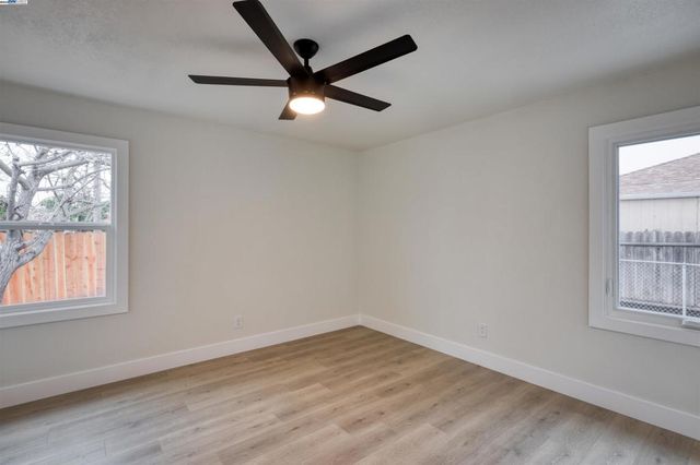 577 Capistrano Dr, Oakland, CA 94603